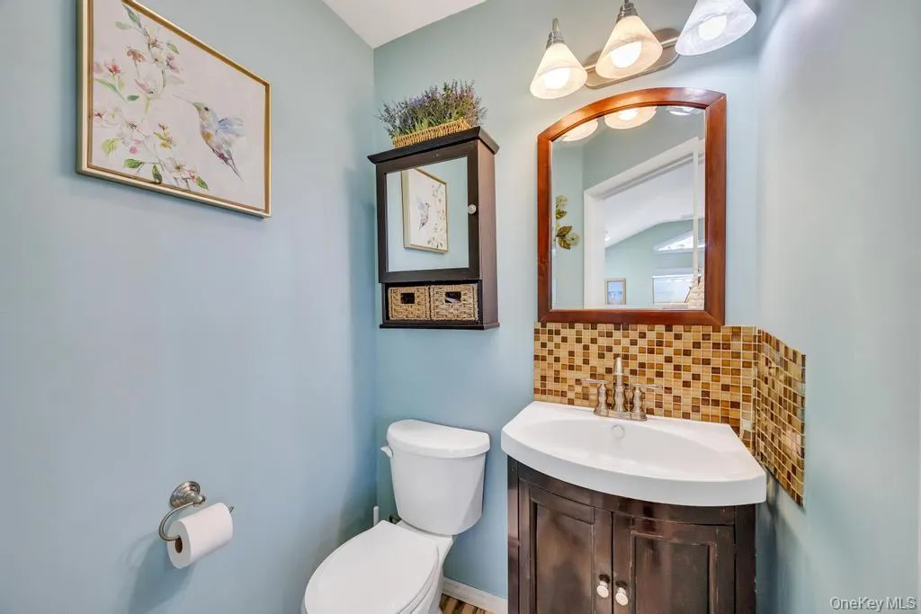 70 Featherbed Lane, Islip, NY, 2 Bedrooms Bedrooms, 4 Rooms Rooms,1 BathroomBathrooms,Residential,For Rent,Featherbed,0,992058 70 Featherbed Lane, Islip, NY, 2 Bedrooms Bedrooms, 4 Rooms Rooms,1 BathroomBathrooms,Residential,For Rent,Featherbed,0,992058