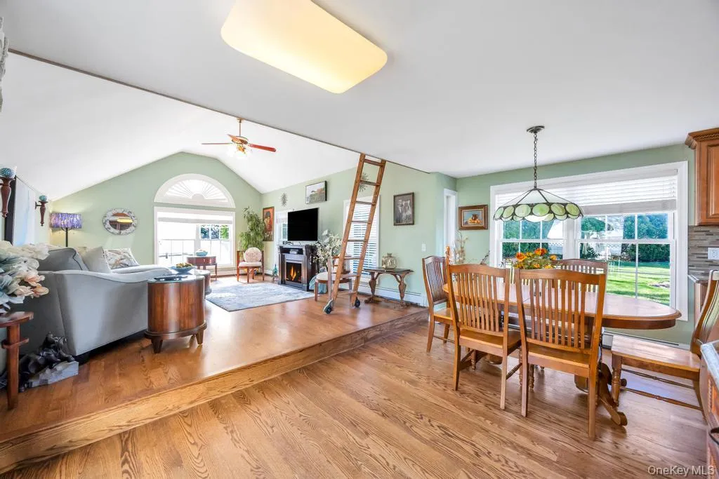70 Featherbed Lane, Islip, NY, 2 Bedrooms Bedrooms, 4 Rooms Rooms,1 BathroomBathrooms,Residential,For Rent,Featherbed,0,992058 70 Featherbed Lane, Islip, NY, 2 Bedrooms Bedrooms, 4 Rooms Rooms,1 BathroomBathrooms,Residential,For Rent,Featherbed,0,992058