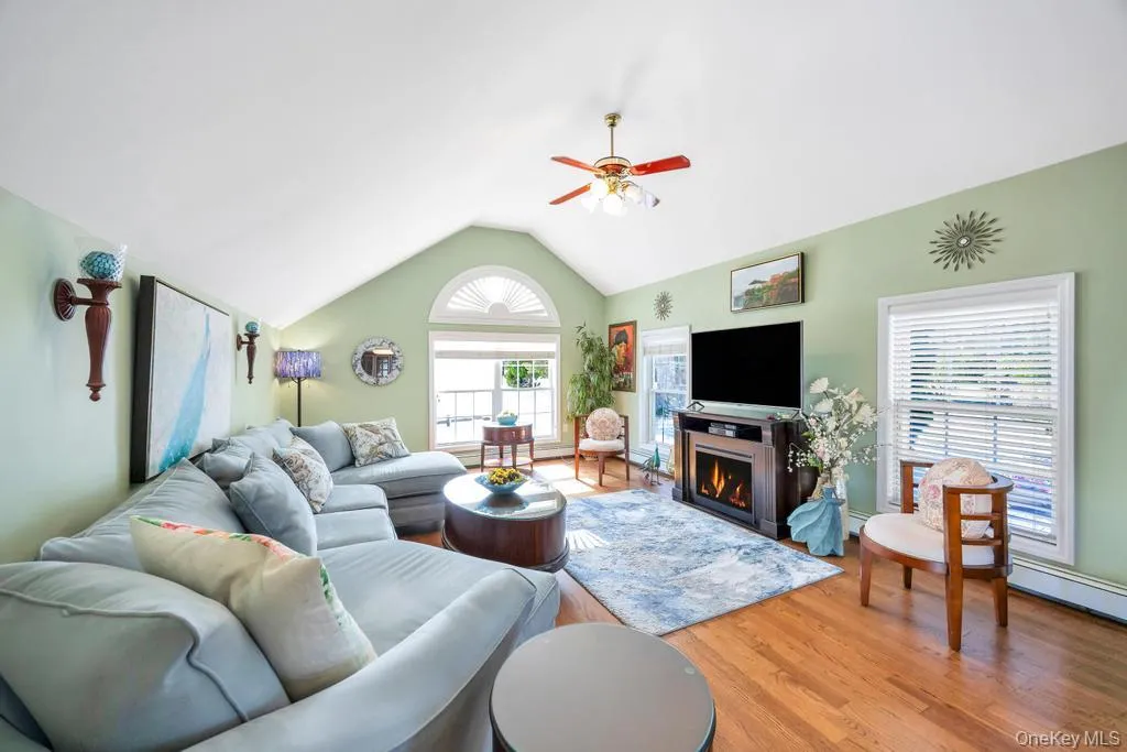 70 Featherbed Lane, Islip, NY, 2 Bedrooms Bedrooms, 4 Rooms Rooms,1 BathroomBathrooms,Residential,For Rent,Featherbed,0,992058 70 Featherbed Lane, Islip, NY, 2 Bedrooms Bedrooms, 4 Rooms Rooms,1 BathroomBathrooms,Residential,For Rent,Featherbed,0,992058