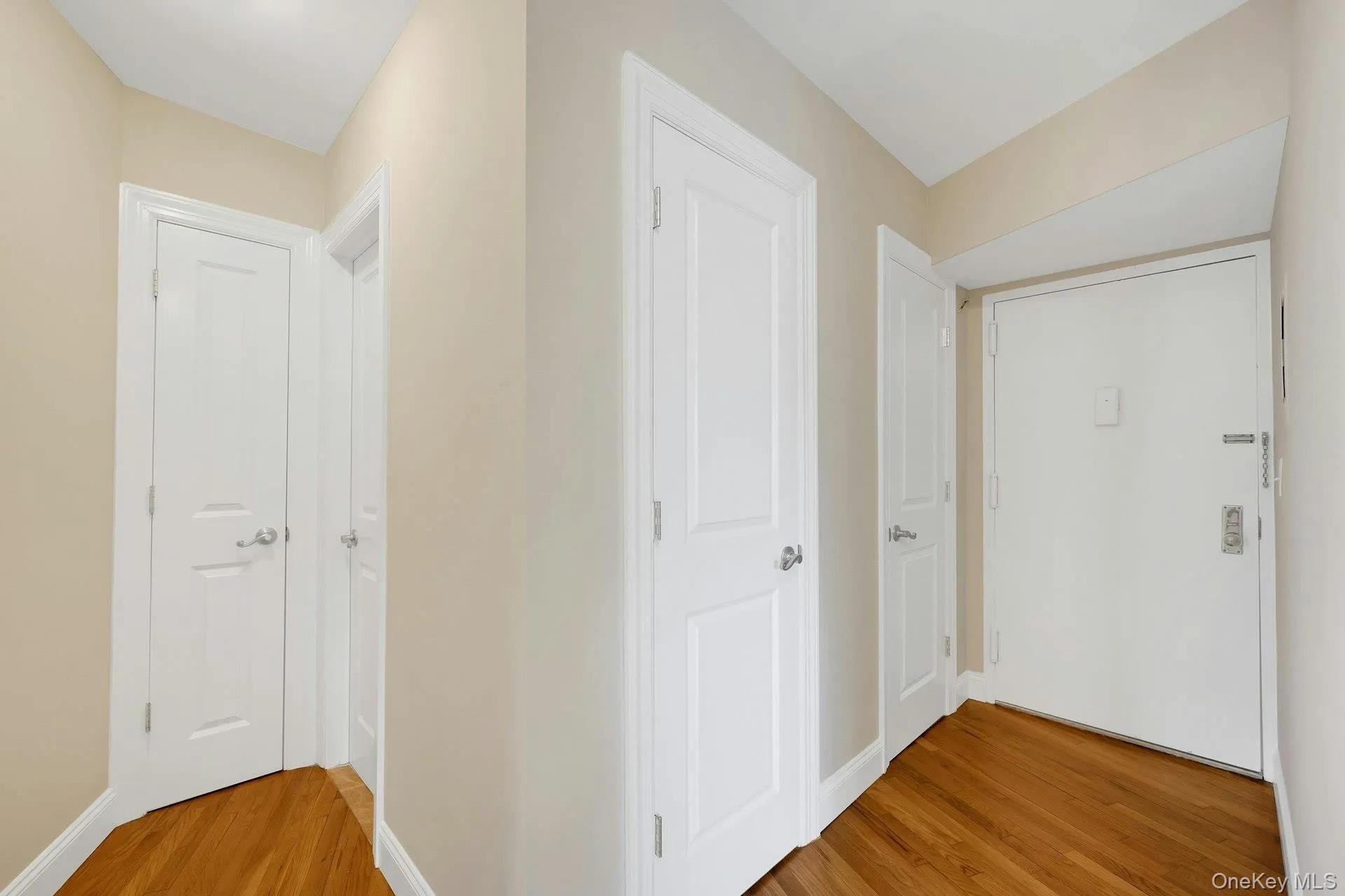 2 Park Avenue, Eastchester, NY, 1 Bedroom Bedrooms, 4 Rooms Rooms,1 BathroomBathrooms,Residential Lease,For Rent,Park,0,992062 2 Park Avenue, Eastchester, NY, 1 Bedroom Bedrooms, 4 Rooms Rooms,1 BathroomBathrooms,Residential Lease,For Rent,Park,0,992062