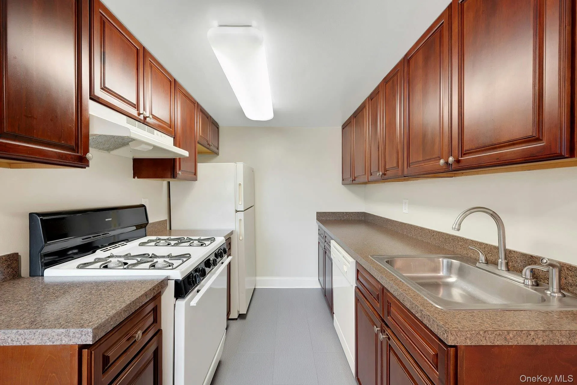 2 Park Avenue, Eastchester, NY, 1 Bedroom Bedrooms, 4 Rooms Rooms,1 BathroomBathrooms,Residential Lease,For Rent,Park,0,992062 2 Park Avenue, Eastchester, NY, 1 Bedroom Bedrooms, 4 Rooms Rooms,1 BathroomBathrooms,Residential Lease,For Rent,Park,0,992062