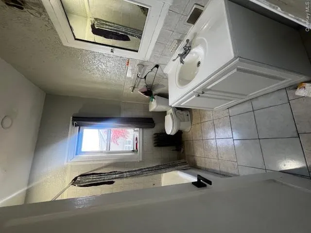 348 Garden Avenue, Mount Vernon, NY, 3 Bedrooms Bedrooms, 5 Rooms Rooms,1 BathroomBathrooms,Residential Lease,For Rent,Garden,0,992071 348 Garden Avenue, Mount Vernon, NY, 3 Bedrooms Bedrooms, 5 Rooms Rooms,1 BathroomBathrooms,Residential Lease,For Rent,Garden,0,992071