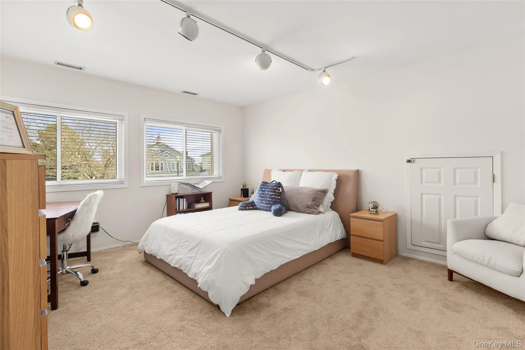 152 Pace Drive, Islip, NY, 5 Bedrooms Bedrooms, 10 Rooms Rooms,3 BathroomsBathrooms,Residential,For Rent,Pace,0,992120 152 Pace Drive, Islip, NY, 5 Bedrooms Bedrooms, 10 Rooms Rooms,3 BathroomsBathrooms,Residential,For Rent,Pace,0,992120