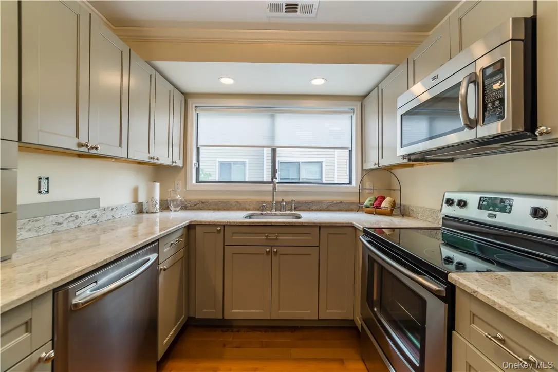170 Birchwood Close, New Castle, NY, 1 Bedroom Bedrooms, 4 Rooms Rooms,1 BathroomBathrooms,Residential Lease,For Rent,Birchwood Close,0,992130 170 Birchwood Close, New Castle, NY, 1 Bedroom Bedrooms, 4 Rooms Rooms,1 BathroomBathrooms,Residential Lease,For Rent,Birchwood Close,0,992130