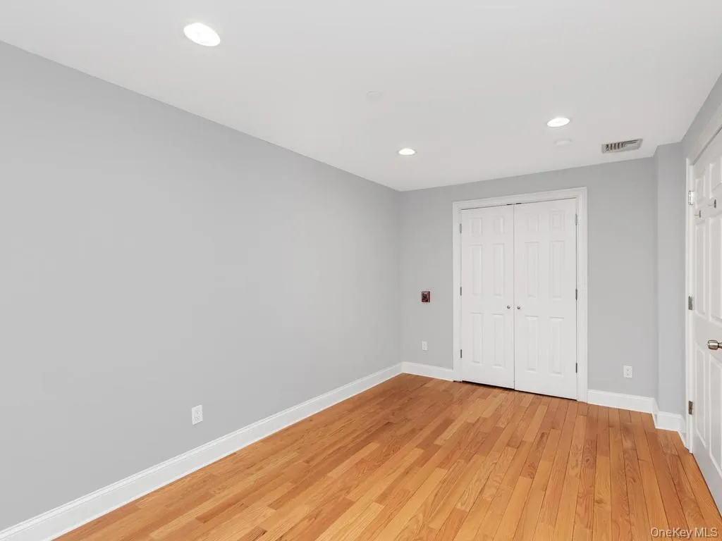 26 Pondfield Road, Yonkers, NY, 2 Bedrooms Bedrooms, 4 Rooms Rooms,1 BathroomBathrooms,Residential,For Rent,Pondfield,0,992132 26 Pondfield Road, Yonkers, NY, 2 Bedrooms Bedrooms, 4 Rooms Rooms,1 BathroomBathrooms,Residential,For Rent,Pondfield,0,992132