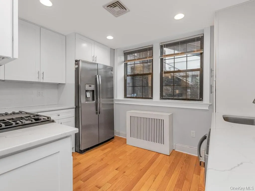 26 Pondfield Road, Yonkers, NY, 2 Bedrooms Bedrooms, 4 Rooms Rooms,1 BathroomBathrooms,Residential,For Rent,Pondfield,0,992132 26 Pondfield Road, Yonkers, NY, 2 Bedrooms Bedrooms, 4 Rooms Rooms,1 BathroomBathrooms,Residential,For Rent,Pondfield,0,992132
