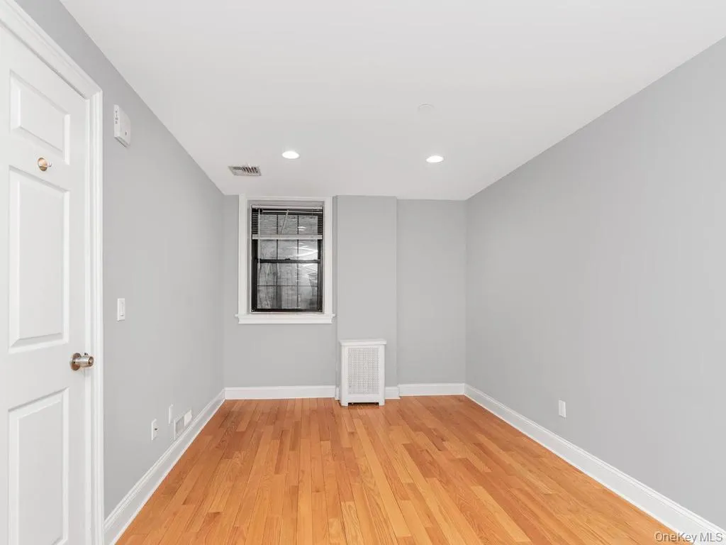 26 Pondfield Road, Yonkers, NY, 2 Bedrooms Bedrooms, 4 Rooms Rooms,1 BathroomBathrooms,Residential,For Rent,Pondfield,0,992132 26 Pondfield Road, Yonkers, NY, 2 Bedrooms Bedrooms, 4 Rooms Rooms,1 BathroomBathrooms,Residential,For Rent,Pondfield,0,992132