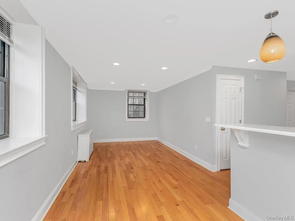 26 Pondfield Road, Yonkers, NY, 2 Bedrooms Bedrooms, 4 Rooms Rooms,1 BathroomBathrooms,Residential,For Rent,Pondfield,0,992132 26 Pondfield Road, Yonkers, NY, 2 Bedrooms Bedrooms, 4 Rooms Rooms,1 BathroomBathrooms,Residential,For Rent,Pondfield,0,992132