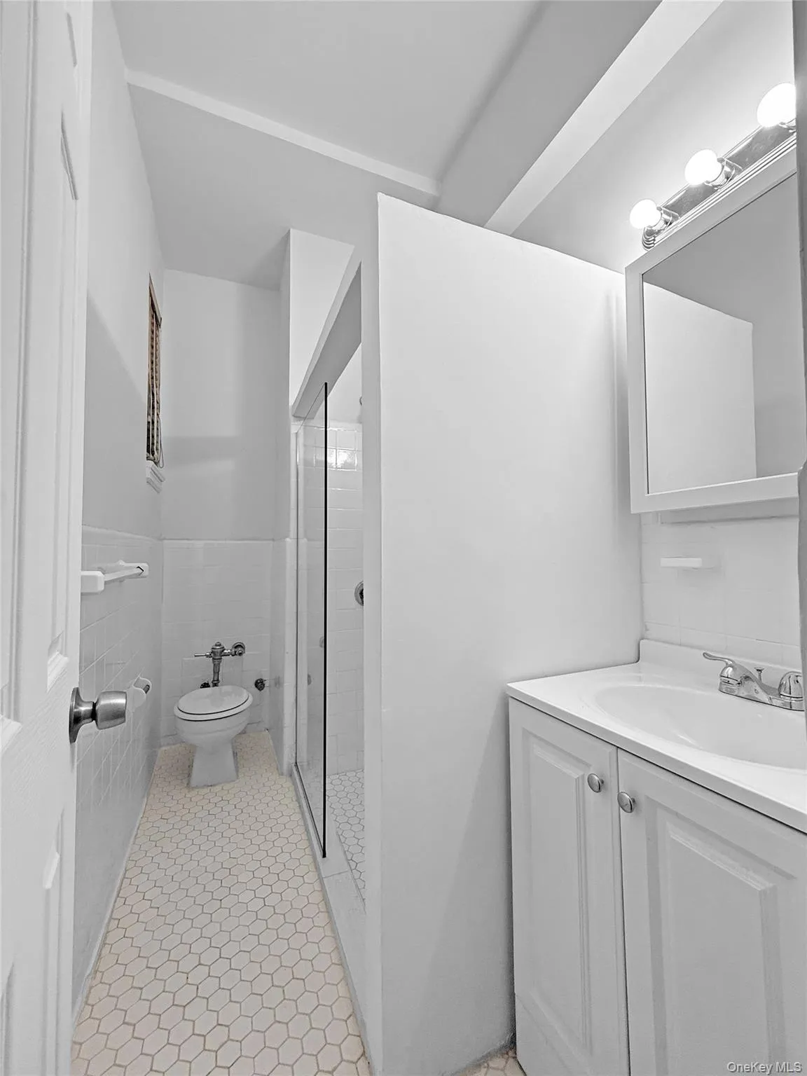 3616 Henry Hudson Parkway, New York, NY, 1 Bedroom Bedrooms, 5 Rooms Rooms,1 BathroomBathrooms,Residential Lease,For Rent,Henry Hudson Parkway,0,992137 3616 Henry Hudson Parkway, New York, NY, 1 Bedroom Bedrooms, 5 Rooms Rooms,1 BathroomBathrooms,Residential Lease,For Rent,Henry Hudson Parkway,0,992137