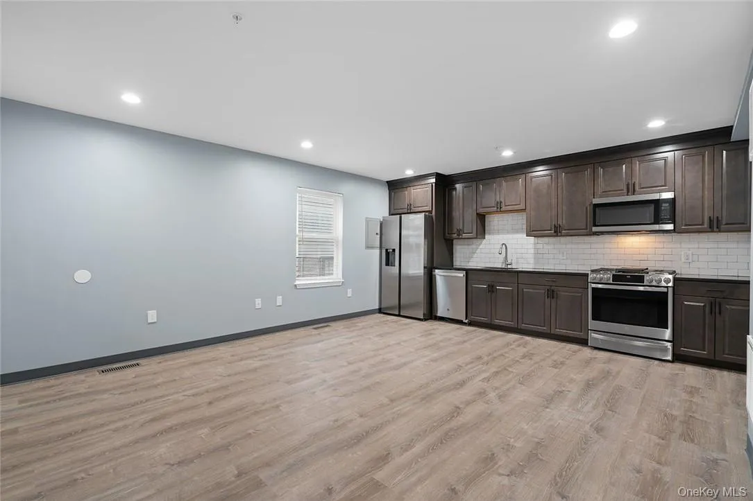 20 Oak Street, Montgomery, NY, 2 Bedrooms Bedrooms, 6 Rooms Rooms,1 BathroomBathrooms,Residential Lease,For Rent,Oak,0,992147 20 Oak Street, Montgomery, NY, 2 Bedrooms Bedrooms, 6 Rooms Rooms,1 BathroomBathrooms,Residential Lease,For Rent,Oak,0,992147