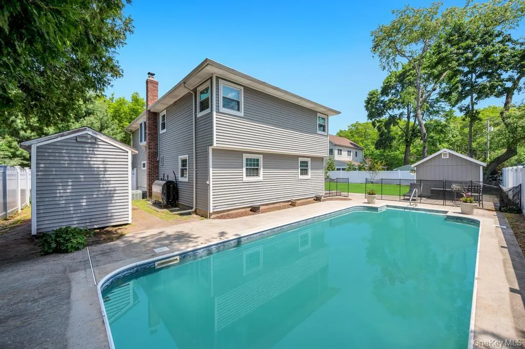 4 Florence Street, Smithtown, NY, 5 Bedrooms Bedrooms, 10 Rooms Rooms,2 BathroomsBathrooms,Residential,For Rent,Florence,0,992164 4 Florence Street, Smithtown, NY, 5 Bedrooms Bedrooms, 10 Rooms Rooms,2 BathroomsBathrooms,Residential,For Rent,Florence,0,992164