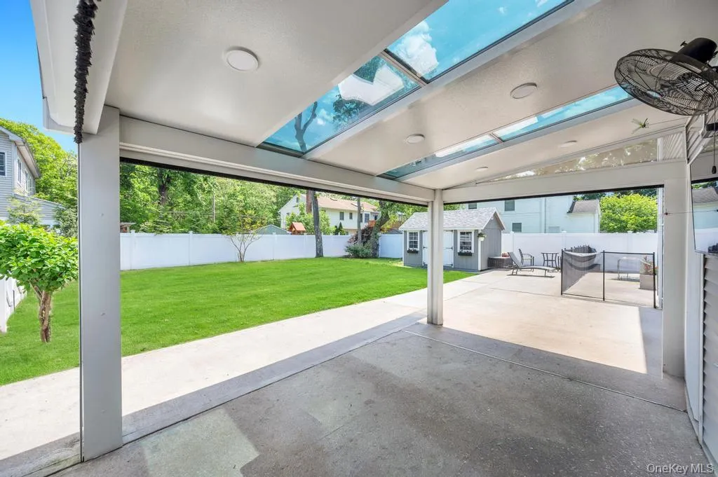 4 Florence Street, Smithtown, NY, 5 Bedrooms Bedrooms, 10 Rooms Rooms,2 BathroomsBathrooms,Residential,For Rent,Florence,0,992164 4 Florence Street, Smithtown, NY, 5 Bedrooms Bedrooms, 10 Rooms Rooms,2 BathroomsBathrooms,Residential,For Rent,Florence,0,992164