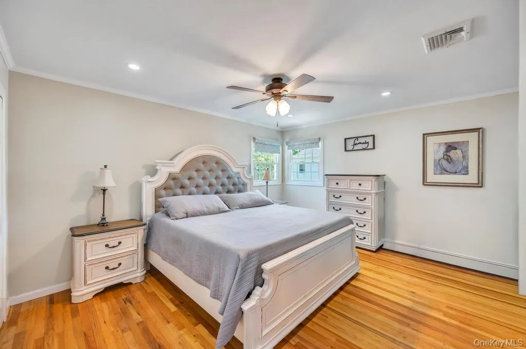 4 Florence Street, Smithtown, NY, 5 Bedrooms Bedrooms, 10 Rooms Rooms,2 BathroomsBathrooms,Residential,For Rent,Florence,0,992164 4 Florence Street, Smithtown, NY, 5 Bedrooms Bedrooms, 10 Rooms Rooms,2 BathroomsBathrooms,Residential,For Rent,Florence,0,992164