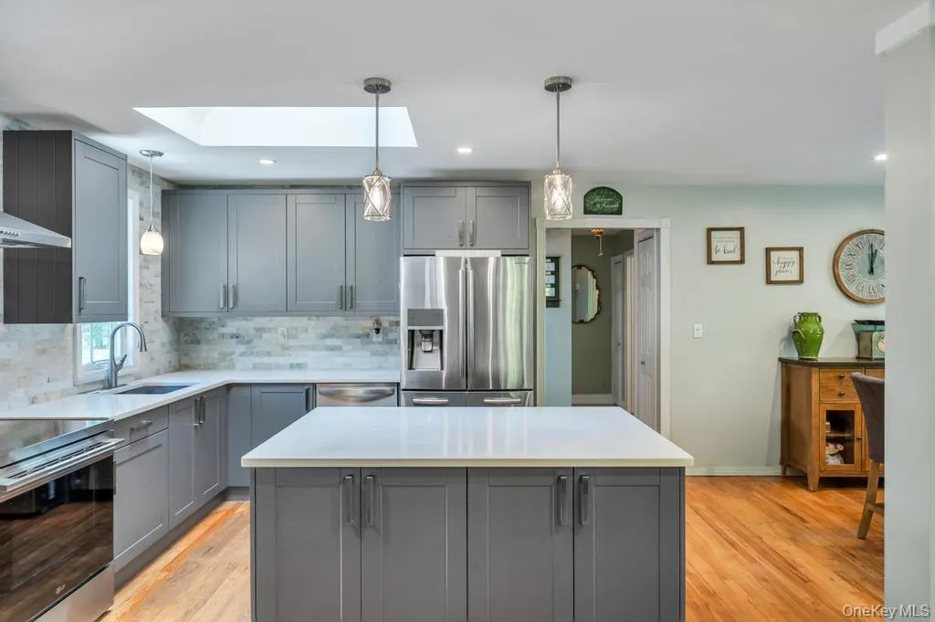 4 Florence Street, Smithtown, NY, 5 Bedrooms Bedrooms, 10 Rooms Rooms,2 BathroomsBathrooms,Residential,For Rent,Florence,0,992164 4 Florence Street, Smithtown, NY, 5 Bedrooms Bedrooms, 10 Rooms Rooms,2 BathroomsBathrooms,Residential,For Rent,Florence,0,992164