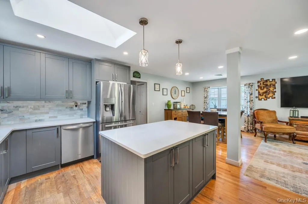 4 Florence Street, Smithtown, NY, 5 Bedrooms Bedrooms, 10 Rooms Rooms,2 BathroomsBathrooms,Residential,For Rent,Florence,0,992164 4 Florence Street, Smithtown, NY, 5 Bedrooms Bedrooms, 10 Rooms Rooms,2 BathroomsBathrooms,Residential,For Rent,Florence,0,992164