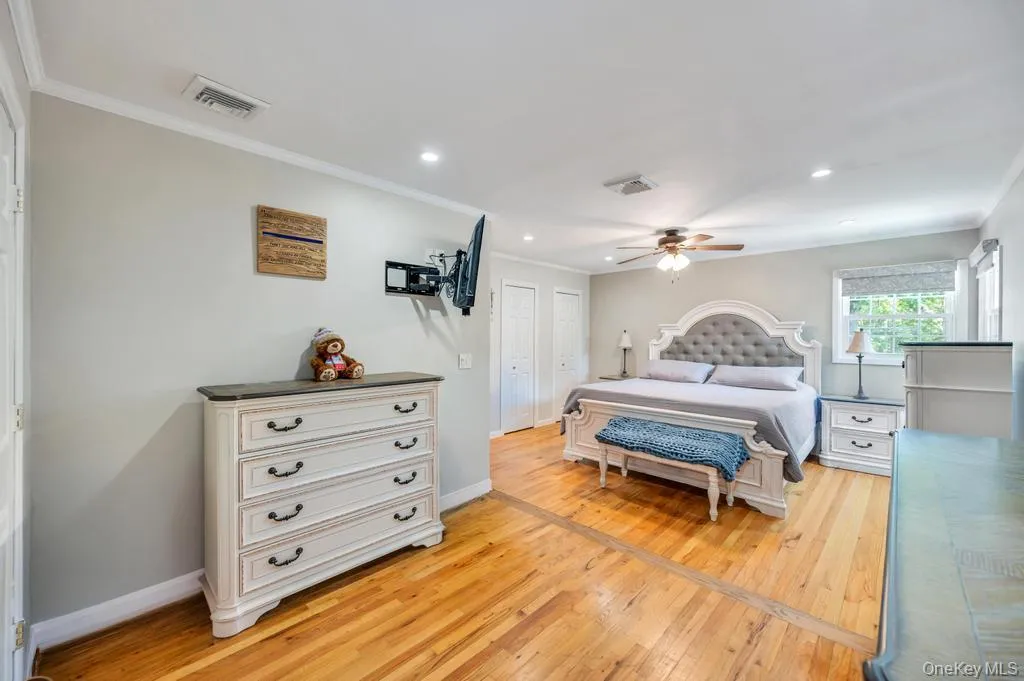 4 Florence Street, Smithtown, NY, 5 Bedrooms Bedrooms, 10 Rooms Rooms,2 BathroomsBathrooms,Residential,For Rent,Florence,0,992164 4 Florence Street, Smithtown, NY, 5 Bedrooms Bedrooms, 10 Rooms Rooms,2 BathroomsBathrooms,Residential,For Rent,Florence,0,992164