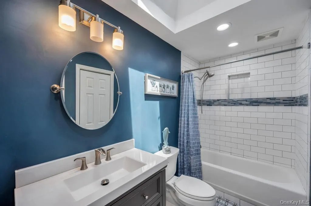 4 Florence Street, Smithtown, NY, 5 Bedrooms Bedrooms, 10 Rooms Rooms,2 BathroomsBathrooms,Residential,For Rent,Florence,0,992164 4 Florence Street, Smithtown, NY, 5 Bedrooms Bedrooms, 10 Rooms Rooms,2 BathroomsBathrooms,Residential,For Rent,Florence,0,992164