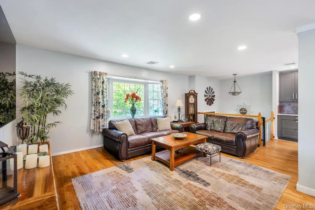 4 Florence Street, Smithtown, NY, 5 Bedrooms Bedrooms, 10 Rooms Rooms,2 BathroomsBathrooms,Residential,For Rent,Florence,0,992164 4 Florence Street, Smithtown, NY, 5 Bedrooms Bedrooms, 10 Rooms Rooms,2 BathroomsBathrooms,Residential,For Rent,Florence,0,992164