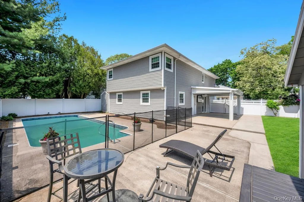 4 Florence Street, Smithtown, NY, 5 Bedrooms Bedrooms, 10 Rooms Rooms,2 BathroomsBathrooms,Residential,For Rent,Florence,0,992164 4 Florence Street, Smithtown, NY, 5 Bedrooms Bedrooms, 10 Rooms Rooms,2 BathroomsBathrooms,Residential,For Rent,Florence,0,992164