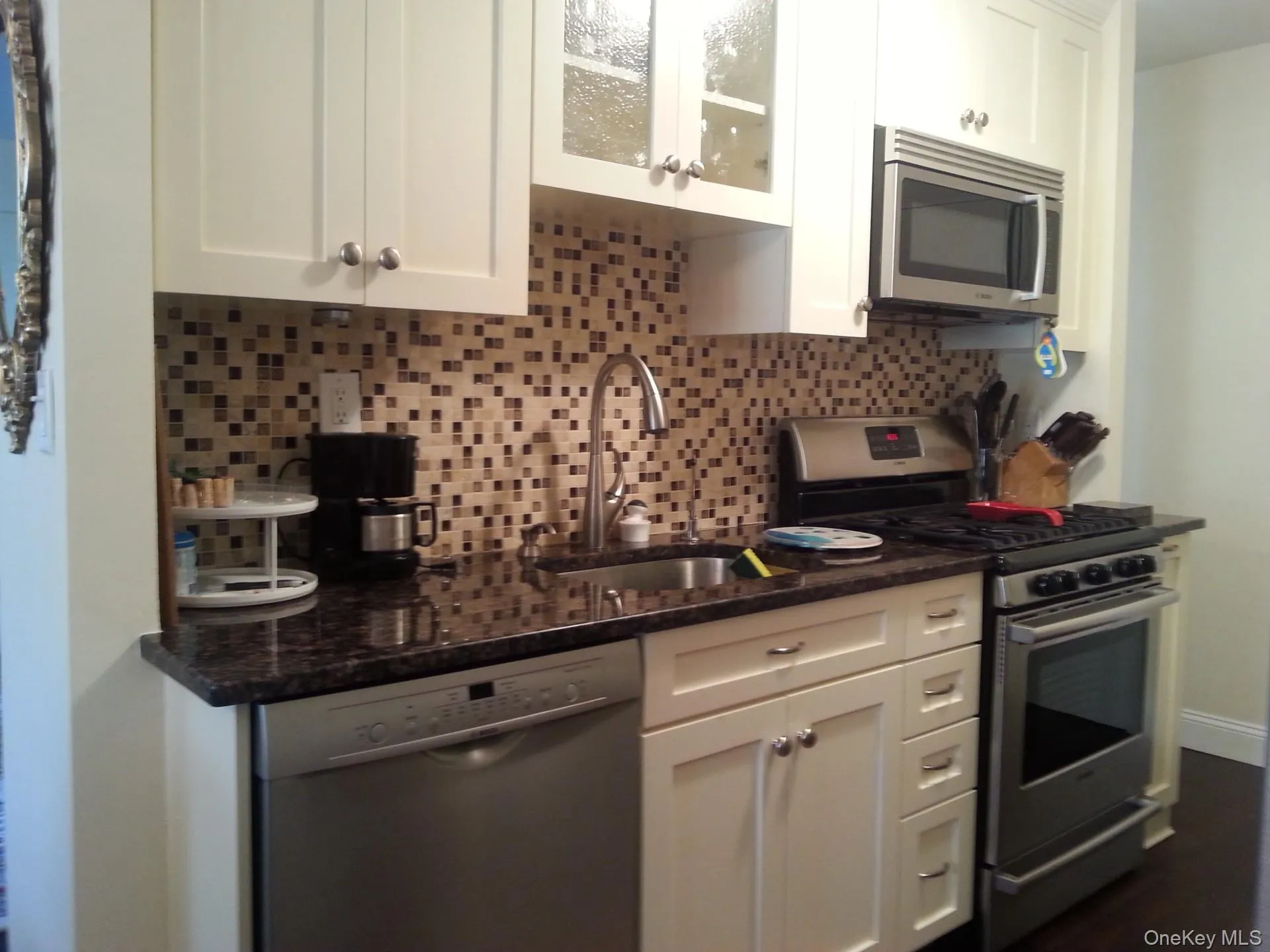 100 Lincoln Avenue, North Hempstead, NY, 1 Bedroom Bedrooms, 3 Rooms Rooms,1 BathroomBathrooms,Residential Lease,For Rent,Lincoln,0,992166 100 Lincoln Avenue, North Hempstead, NY, 1 Bedroom Bedrooms, 3 Rooms Rooms,1 BathroomBathrooms,Residential Lease,For Rent,Lincoln,0,992166