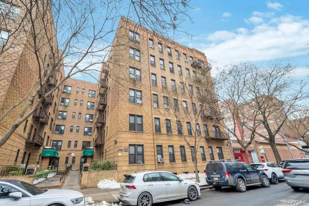 3716 83rd Street, New York, NY, 1 Bedroom Bedrooms, 4 Rooms Rooms,1 BathroomBathrooms,Residential Lease,For Rent,83rd,0,992168 3716 83rd Street, New York, NY, 1 Bedroom Bedrooms, 4 Rooms Rooms,1 BathroomBathrooms,Residential Lease,For Rent,83rd,0,992168