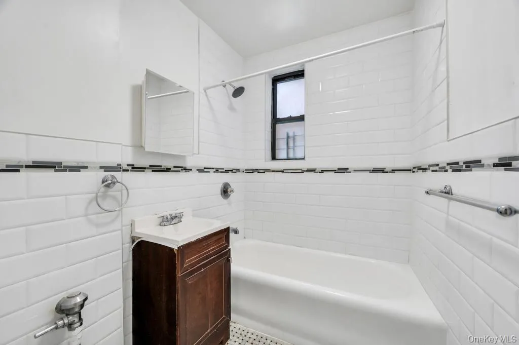 3716 83rd Street, New York, NY, 1 Bedroom Bedrooms, 4 Rooms Rooms,1 BathroomBathrooms,Residential Lease,For Rent,83rd,0,992168 3716 83rd Street, New York, NY, 1 Bedroom Bedrooms, 4 Rooms Rooms,1 BathroomBathrooms,Residential Lease,For Rent,83rd,0,992168