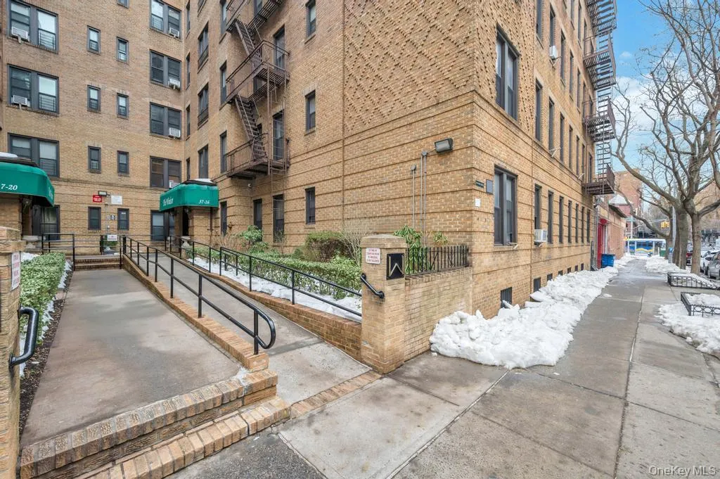3716 83rd Street, New York, NY, 1 Bedroom Bedrooms, 4 Rooms Rooms,1 BathroomBathrooms,Residential Lease,For Rent,83rd,0,992168 3716 83rd Street, New York, NY, 1 Bedroom Bedrooms, 4 Rooms Rooms,1 BathroomBathrooms,Residential Lease,For Rent,83rd,0,992168
