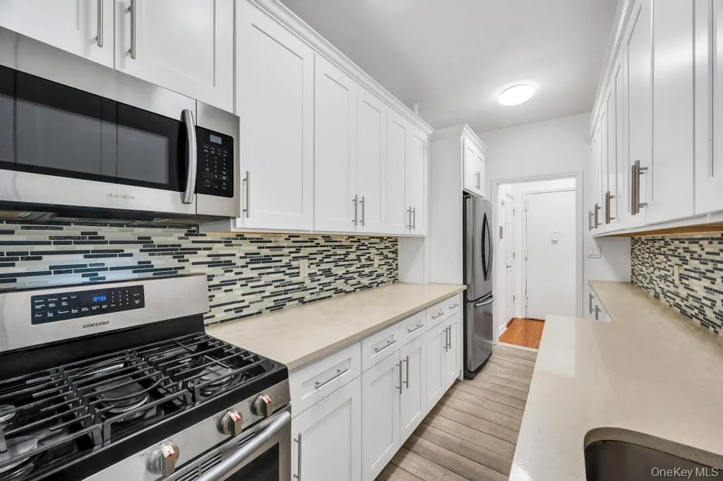 3716 83rd Street, New York, NY, 1 Bedroom Bedrooms, 4 Rooms Rooms,1 BathroomBathrooms,Residential Lease,For Rent,83rd,0,992168 3716 83rd Street, New York, NY, 1 Bedroom Bedrooms, 4 Rooms Rooms,1 BathroomBathrooms,Residential Lease,For Rent,83rd,0,992168