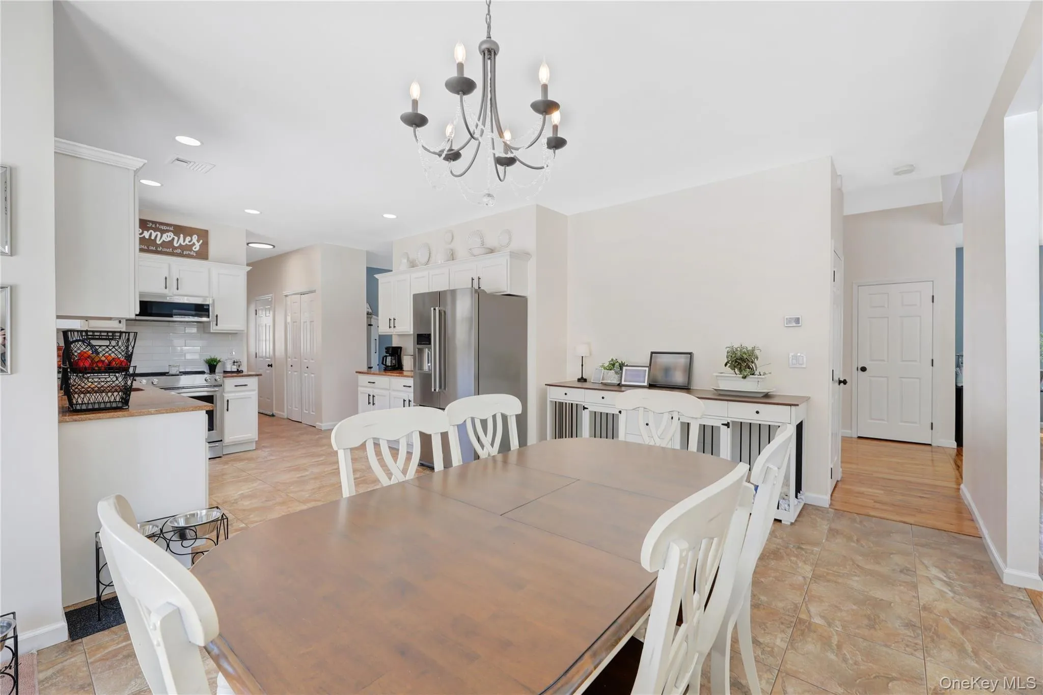 20 Chateau Drive, Brookhaven, NY, 4 Bedrooms Bedrooms, 8 Rooms Rooms,2 BathroomsBathrooms,Residential,For Rent,Chateau,0,992171 20 Chateau Drive, Brookhaven, NY, 4 Bedrooms Bedrooms, 8 Rooms Rooms,2 BathroomsBathrooms,Residential,For Rent,Chateau,0,992171