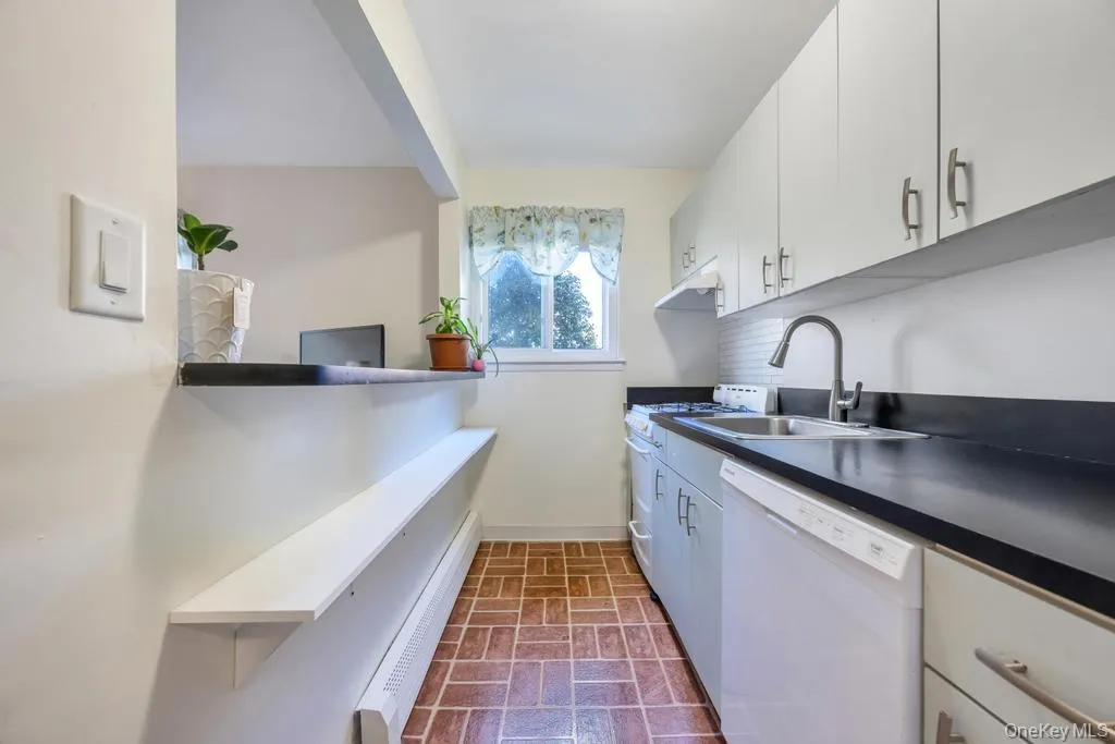 49 Mildred Place, Babylon, NY, 1 Bedroom Bedrooms, 4 Rooms Rooms,1 BathroomBathrooms,Residential,For Rent,Mildred,0,992172 49 Mildred Place, Babylon, NY, 1 Bedroom Bedrooms, 4 Rooms Rooms,1 BathroomBathrooms,Residential,For Rent,Mildred,0,992172