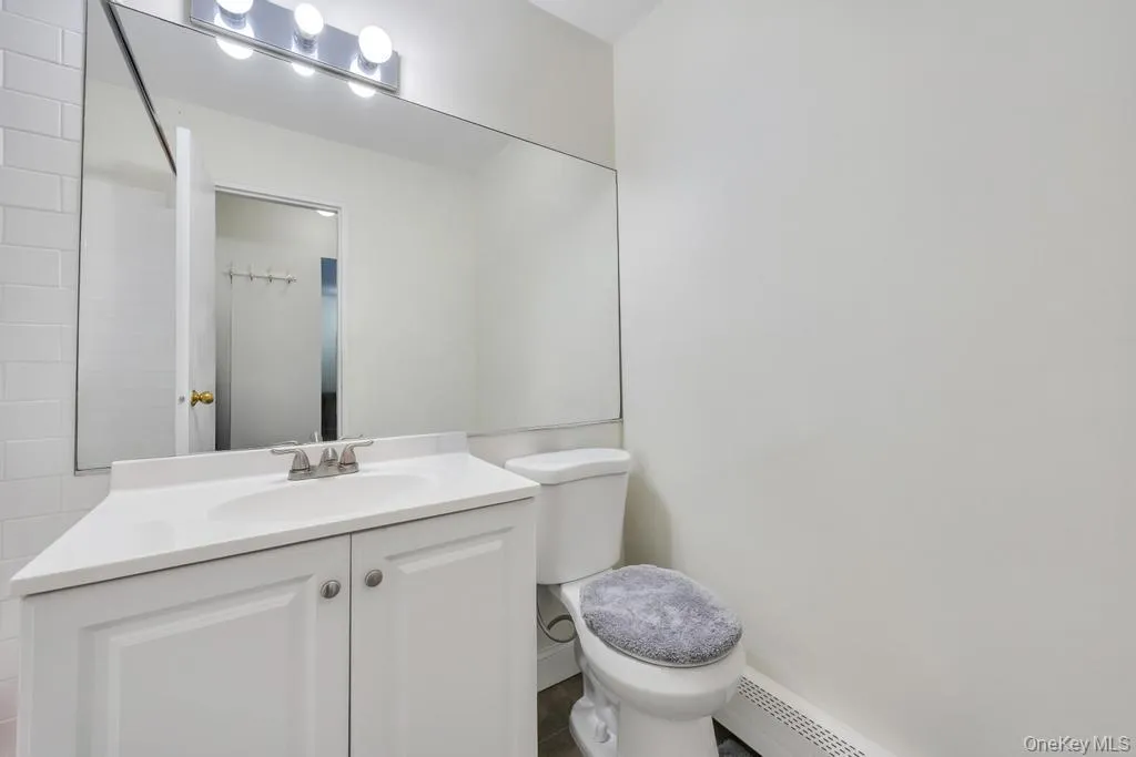 49 Mildred Place, Babylon, NY, 1 Bedroom Bedrooms, 4 Rooms Rooms,1 BathroomBathrooms,Residential,For Rent,Mildred,0,992172 49 Mildred Place, Babylon, NY, 1 Bedroom Bedrooms, 4 Rooms Rooms,1 BathroomBathrooms,Residential,For Rent,Mildred,0,992172