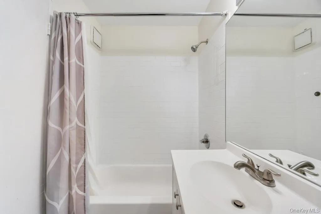 49 Mildred Place, Babylon, NY, 1 Bedroom Bedrooms, 4 Rooms Rooms,1 BathroomBathrooms,Residential,For Rent,Mildred,0,992172 49 Mildred Place, Babylon, NY, 1 Bedroom Bedrooms, 4 Rooms Rooms,1 BathroomBathrooms,Residential,For Rent,Mildred,0,992172