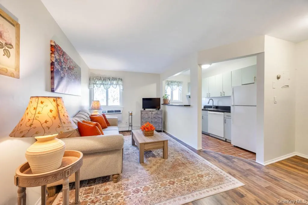 49 Mildred Place, Babylon, NY, 1 Bedroom Bedrooms, 4 Rooms Rooms,1 BathroomBathrooms,Residential,For Rent,Mildred,0,992172 49 Mildred Place, Babylon, NY, 1 Bedroom Bedrooms, 4 Rooms Rooms,1 BathroomBathrooms,Residential,For Rent,Mildred,0,992172