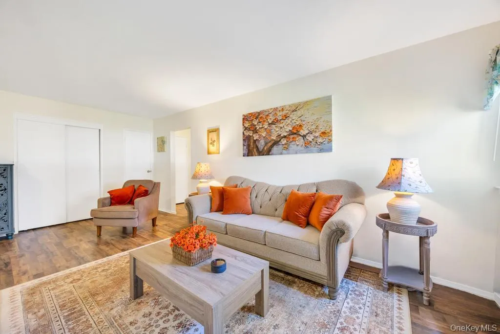 49 Mildred Place, Babylon, NY, 1 Bedroom Bedrooms, 4 Rooms Rooms,1 BathroomBathrooms,Residential,For Rent,Mildred,0,992172 49 Mildred Place, Babylon, NY, 1 Bedroom Bedrooms, 4 Rooms Rooms,1 BathroomBathrooms,Residential,For Rent,Mildred,0,992172