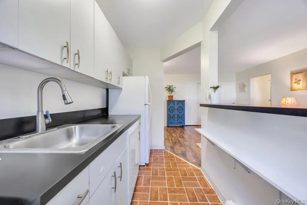 49 Mildred Place, Babylon, NY, 1 Bedroom Bedrooms, 4 Rooms Rooms,1 BathroomBathrooms,Residential,For Rent,Mildred,0,992172 49 Mildred Place, Babylon, NY, 1 Bedroom Bedrooms, 4 Rooms Rooms,1 BathroomBathrooms,Residential,For Rent,Mildred,0,992172