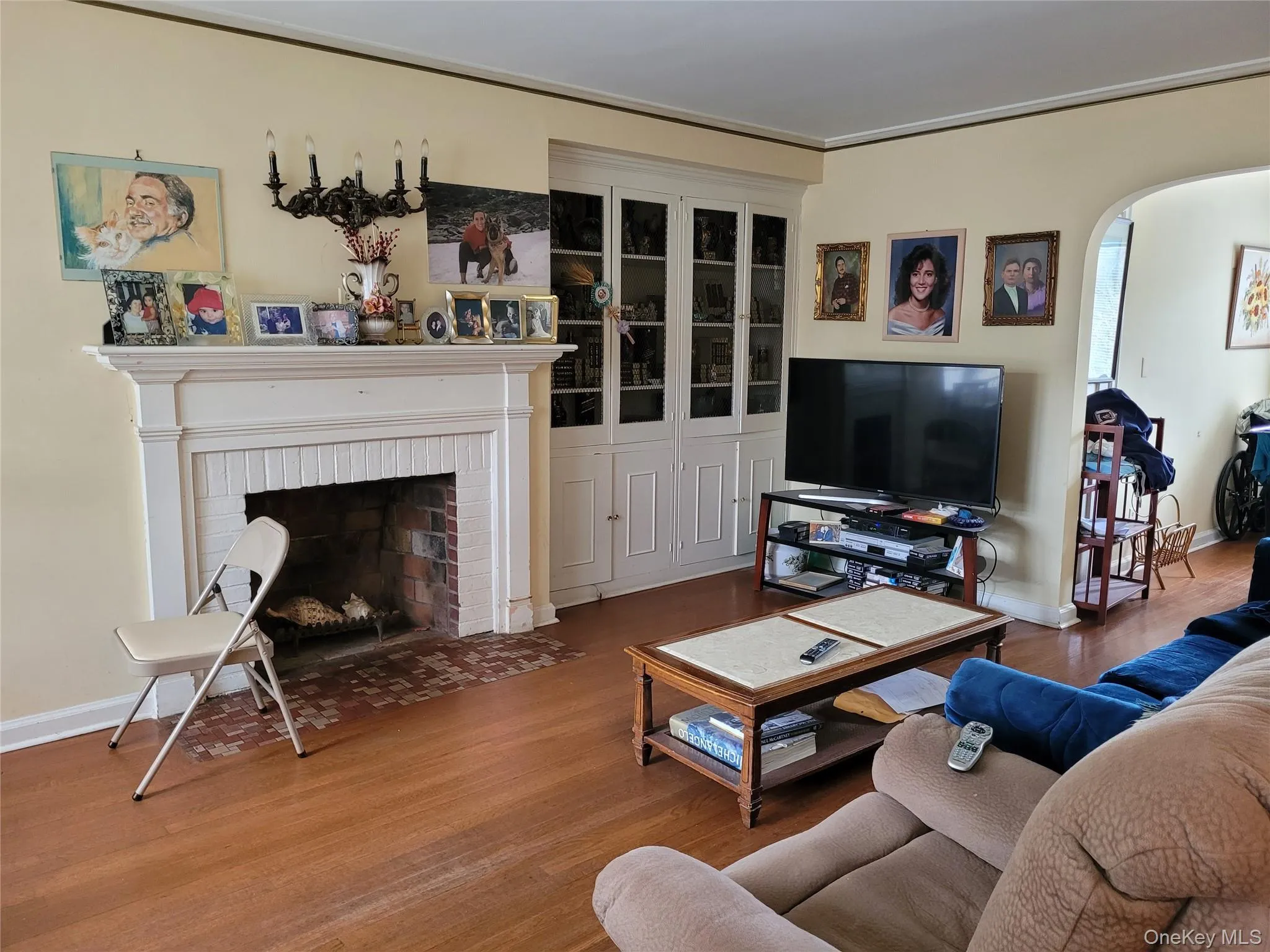 Living Room With Fireplace Living Room With Fireplace