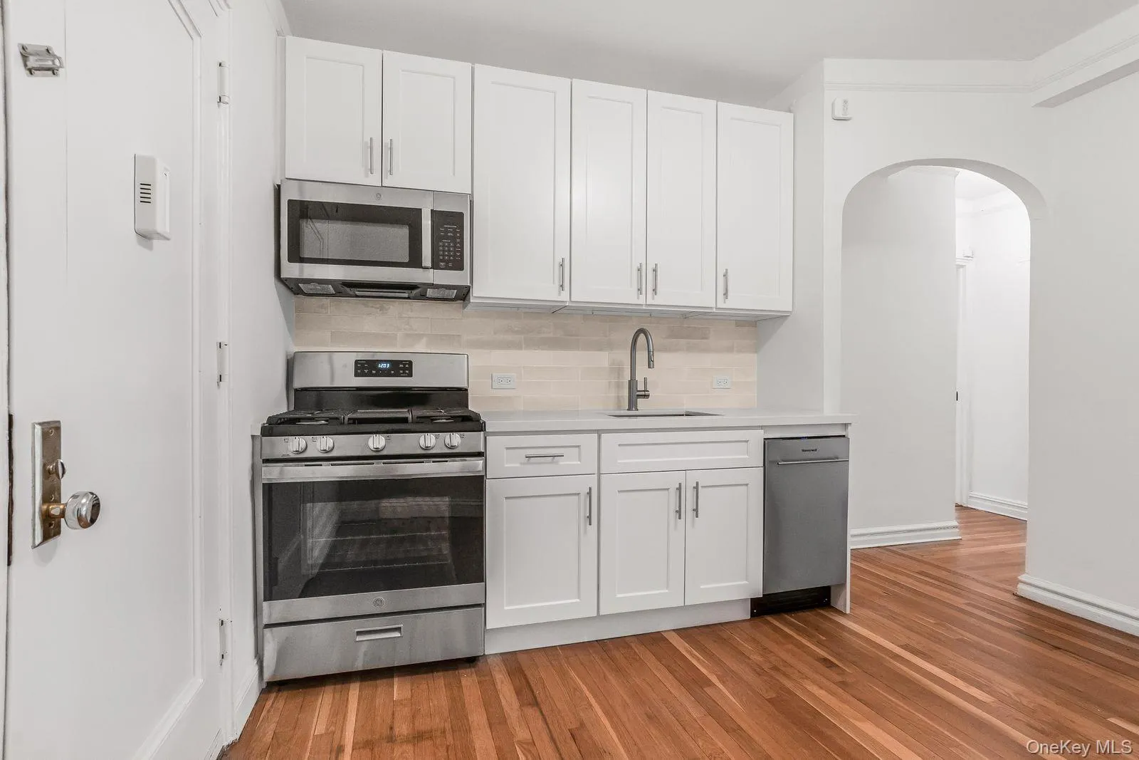 41-15 45th Street, New York, NY, 1 Bedroom Bedrooms, 3 Rooms Rooms,1 BathroomBathrooms,Residential,For Rent,45th,0,992188 41-15 45th Street, New York, NY, 1 Bedroom Bedrooms, 3 Rooms Rooms,1 BathroomBathrooms,Residential,For Rent,45th,0,992188