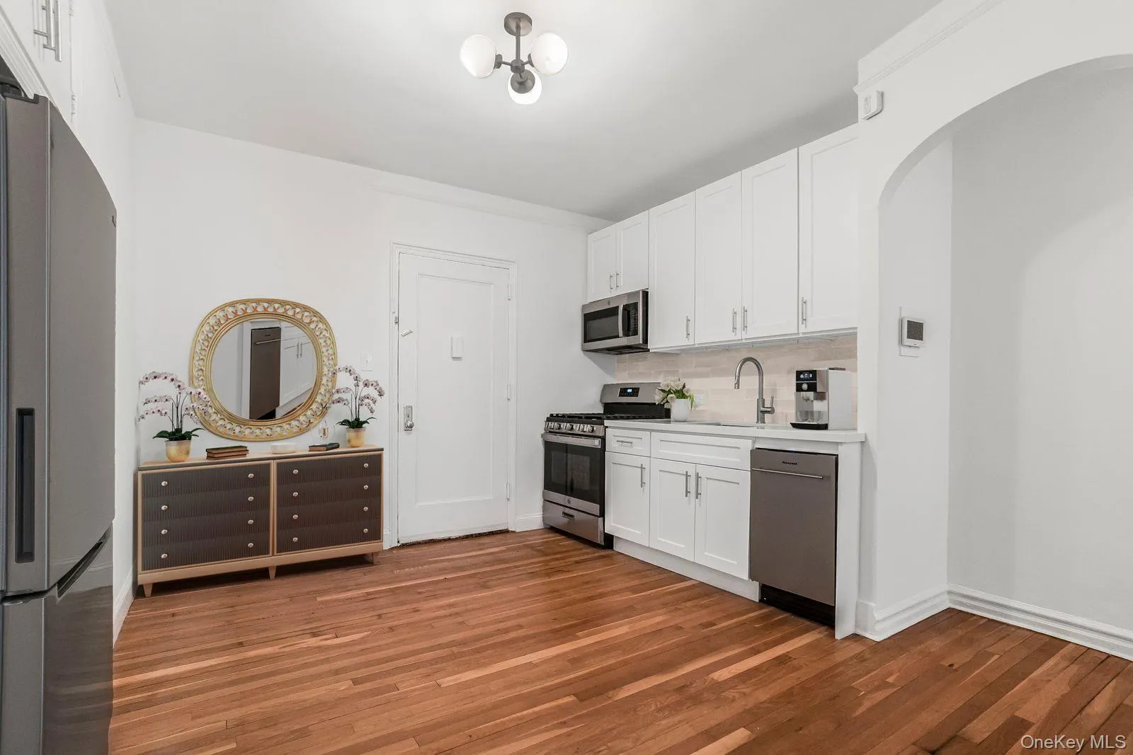 41-15 45th Street, New York, NY, 1 Bedroom Bedrooms, 3 Rooms Rooms,1 BathroomBathrooms,Residential,For Rent,45th,0,992188 41-15 45th Street, New York, NY, 1 Bedroom Bedrooms, 3 Rooms Rooms,1 BathroomBathrooms,Residential,For Rent,45th,0,992188