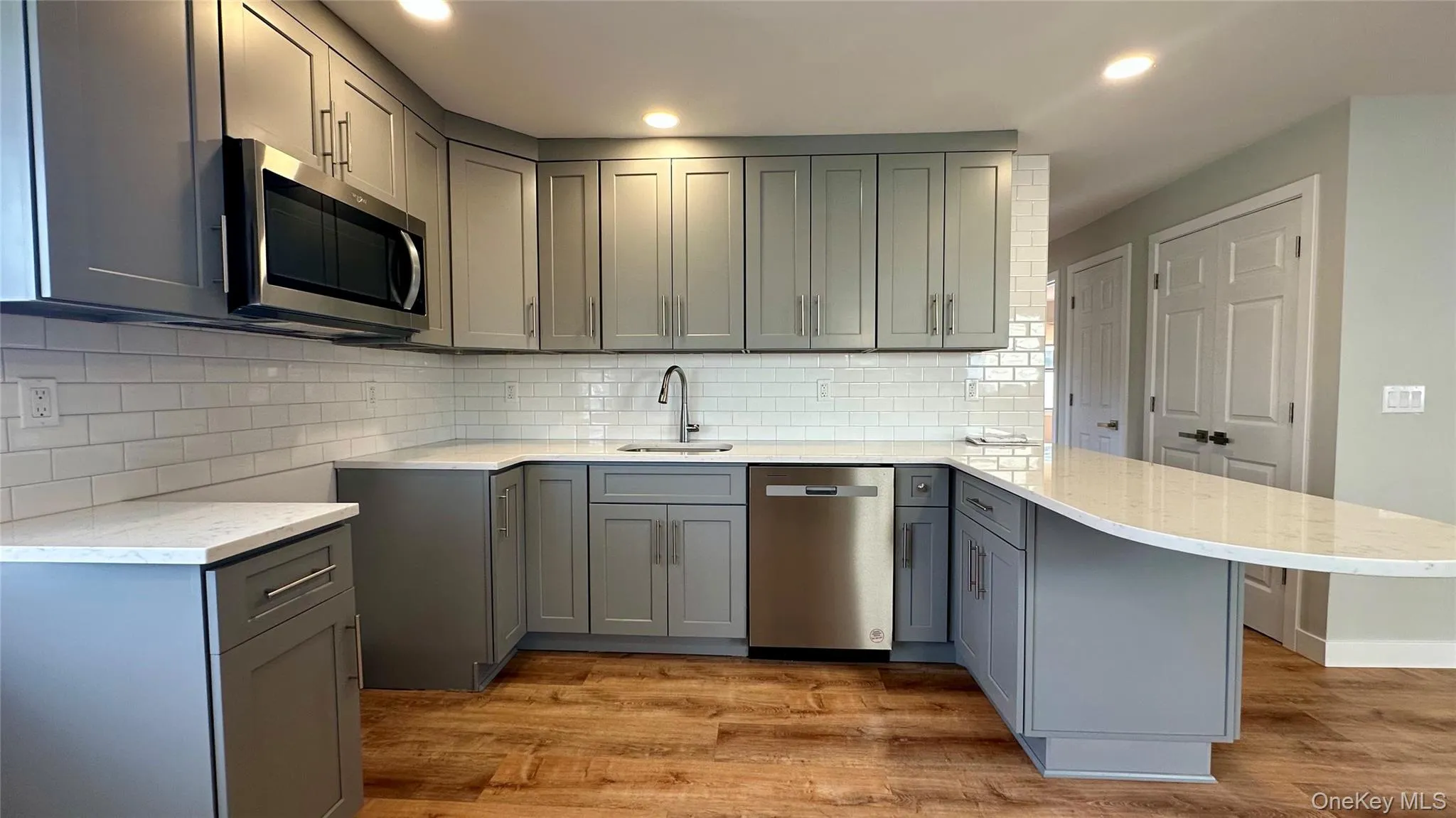 27 Southridge Drive, Glen Cove, NY, 2 Bedrooms Bedrooms, 4 Rooms Rooms,1 BathroomBathrooms,Residential Lease,For Rent,Southridge,0,992206 27 Southridge Drive, Glen Cove, NY, 2 Bedrooms Bedrooms, 4 Rooms Rooms,1 BathroomBathrooms,Residential Lease,For Rent,Southridge,0,992206