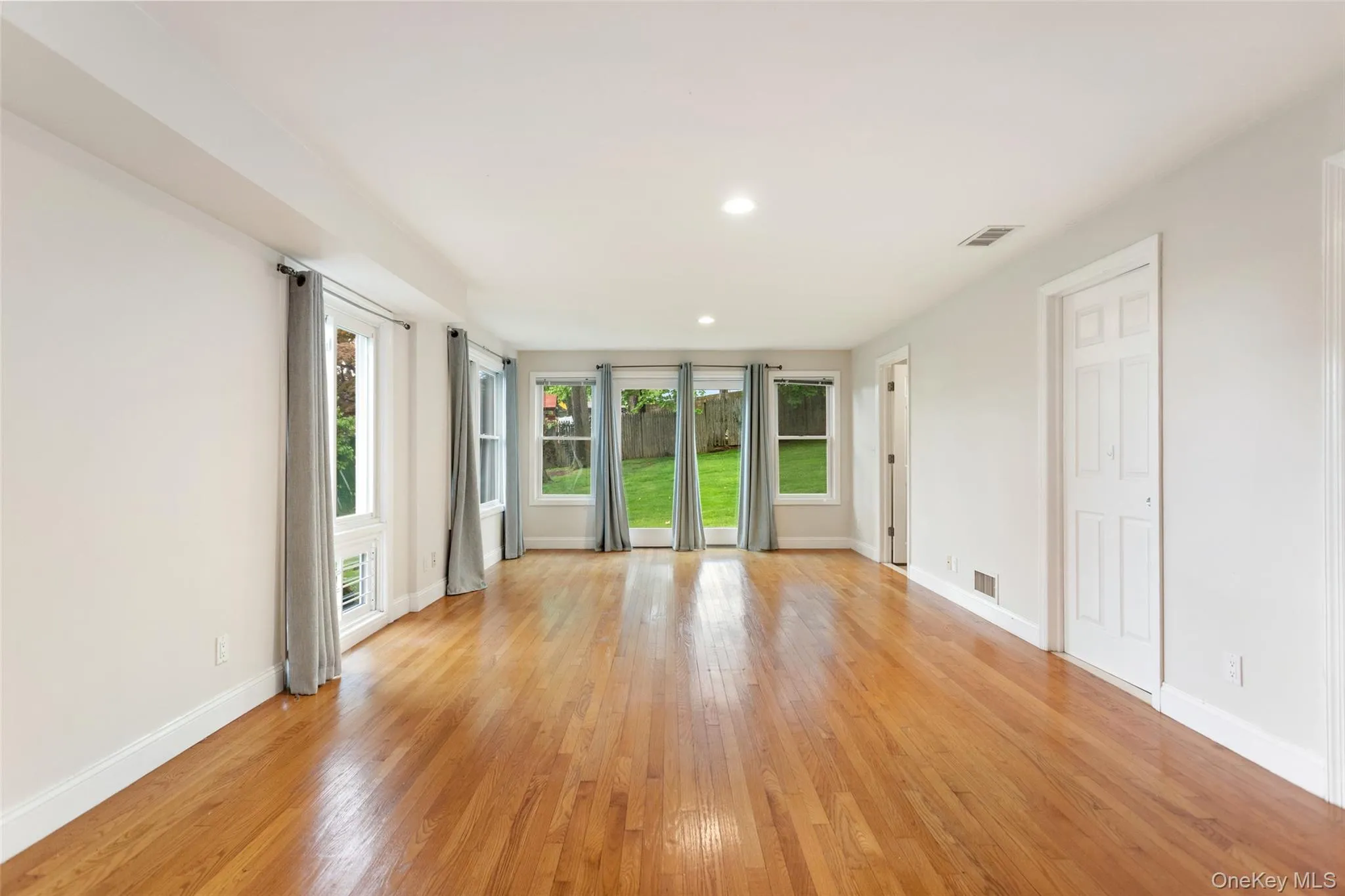 4 Kingwood Road, Greenburgh, NY, 3 Bedrooms Bedrooms, 8 Rooms Rooms,2 BathroomsBathrooms,Residential Lease,For Rent,Kingwood,0,992220 4 Kingwood Road, Greenburgh, NY, 3 Bedrooms Bedrooms, 8 Rooms Rooms,2 BathroomsBathrooms,Residential Lease,For Rent,Kingwood,0,992220