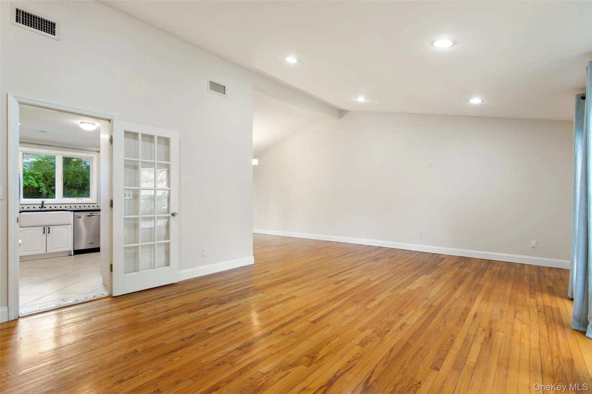 4 Kingwood Road, Greenburgh, NY, 3 Bedrooms Bedrooms, 8 Rooms Rooms,2 BathroomsBathrooms,Residential Lease,For Rent,Kingwood,0,992220 4 Kingwood Road, Greenburgh, NY, 3 Bedrooms Bedrooms, 8 Rooms Rooms,2 BathroomsBathrooms,Residential Lease,For Rent,Kingwood,0,992220