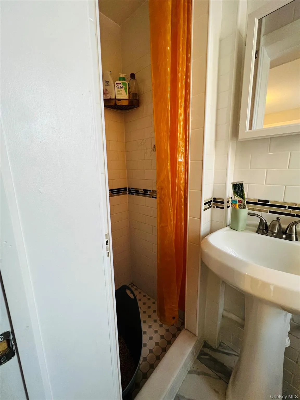 21-13 25 Road, New York, NY, 1 Bedroom Bedrooms, 4 Rooms Rooms,1 BathroomBathrooms,Residential Lease,For Rent,25,0,992229 21-13 25 Road, New York, NY, 1 Bedroom Bedrooms, 4 Rooms Rooms,1 BathroomBathrooms,Residential Lease,For Rent,25,0,992229
