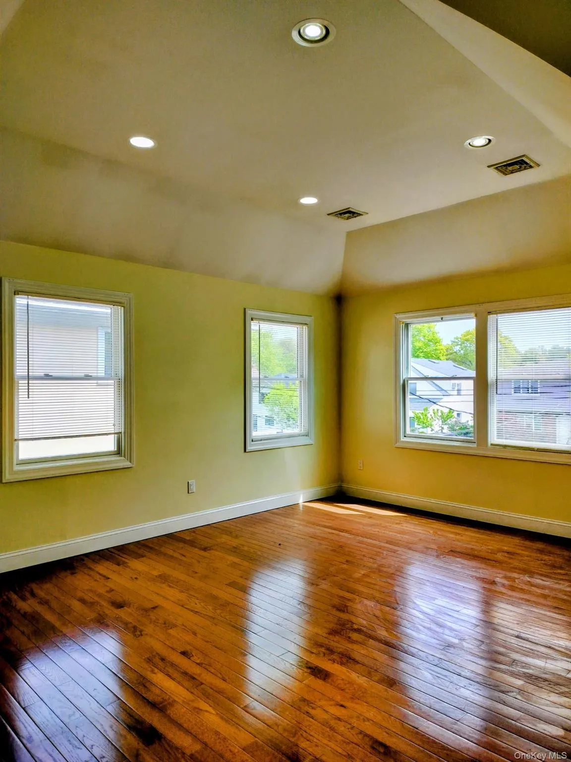 Primary bath with high ceilings. Primary bath with high ceilings.