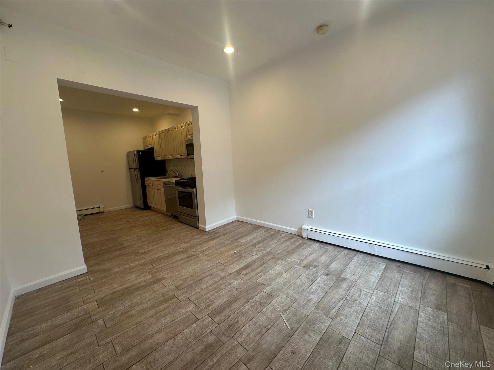 8 Lafayette Street, North Hempstead, NY, 1 Bedroom Bedrooms, 4 Rooms Rooms,1 BathroomBathrooms,Residential Lease,For Rent,Lafayette,0,992248 8 Lafayette Street, North Hempstead, NY, 1 Bedroom Bedrooms, 4 Rooms Rooms,1 BathroomBathrooms,Residential Lease,For Rent,Lafayette,0,992248