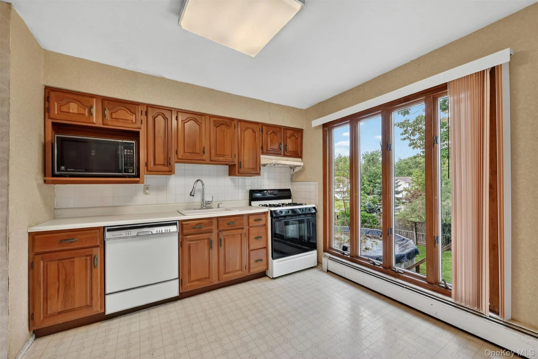 105 Lakewood Drive, Clarkstown, NY, 4 Bedrooms Bedrooms, 10 Rooms Rooms,1 BathroomBathrooms,Residential,For Rent,Lakewood,0,992256 105 Lakewood Drive, Clarkstown, NY, 4 Bedrooms Bedrooms, 10 Rooms Rooms,1 BathroomBathrooms,Residential,For Rent,Lakewood,0,992256