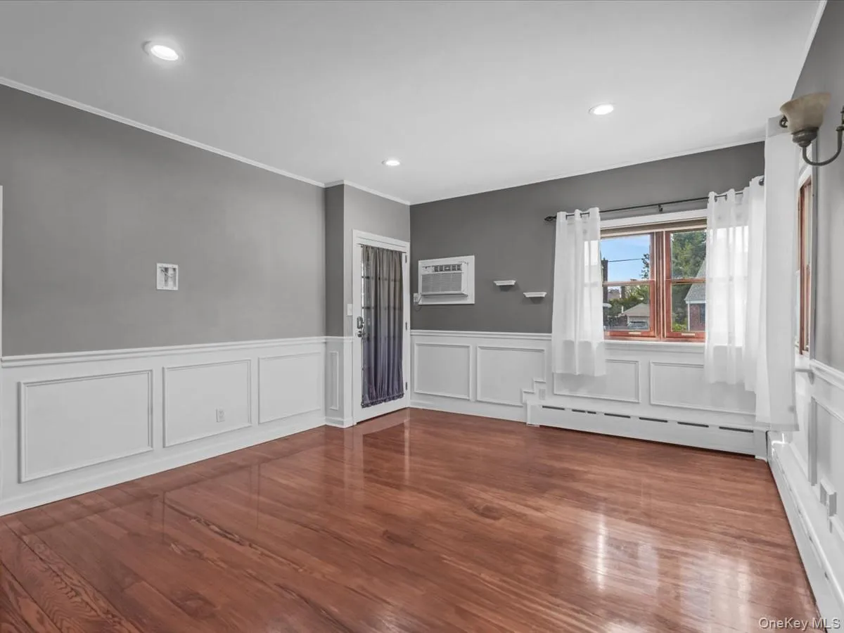 2 Tottenham Place, North Hempstead, NY, 2 Bedrooms Bedrooms, 6 Rooms Rooms,2 BathroomsBathrooms,Residential Lease,For Rent,Tottenham,0,992259 2 Tottenham Place, North Hempstead, NY, 2 Bedrooms Bedrooms, 6 Rooms Rooms,2 BathroomsBathrooms,Residential Lease,For Rent,Tottenham,0,992259
