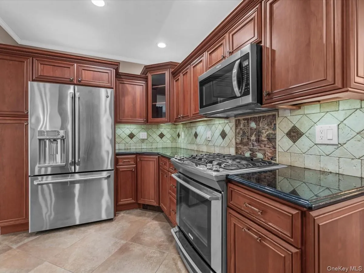 2 Tottenham Place, North Hempstead, NY, 2 Bedrooms Bedrooms, 6 Rooms Rooms,2 BathroomsBathrooms,Residential Lease,For Rent,Tottenham,0,992259 2 Tottenham Place, North Hempstead, NY, 2 Bedrooms Bedrooms, 6 Rooms Rooms,2 BathroomsBathrooms,Residential Lease,For Rent,Tottenham,0,992259