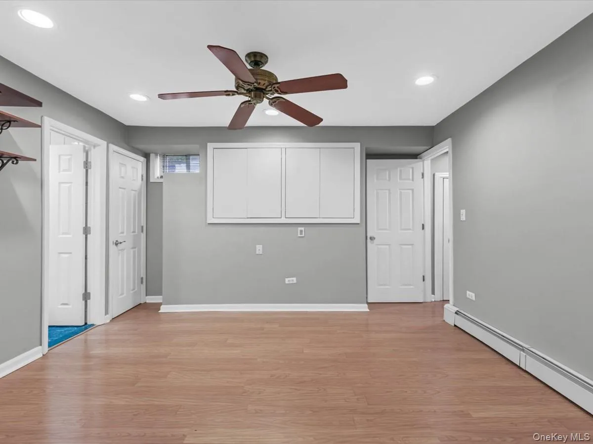 2 Tottenham Place, North Hempstead, NY, 2 Bedrooms Bedrooms, 6 Rooms Rooms,2 BathroomsBathrooms,Residential Lease,For Rent,Tottenham,0,992259 2 Tottenham Place, North Hempstead, NY, 2 Bedrooms Bedrooms, 6 Rooms Rooms,2 BathroomsBathrooms,Residential Lease,For Rent,Tottenham,0,992259