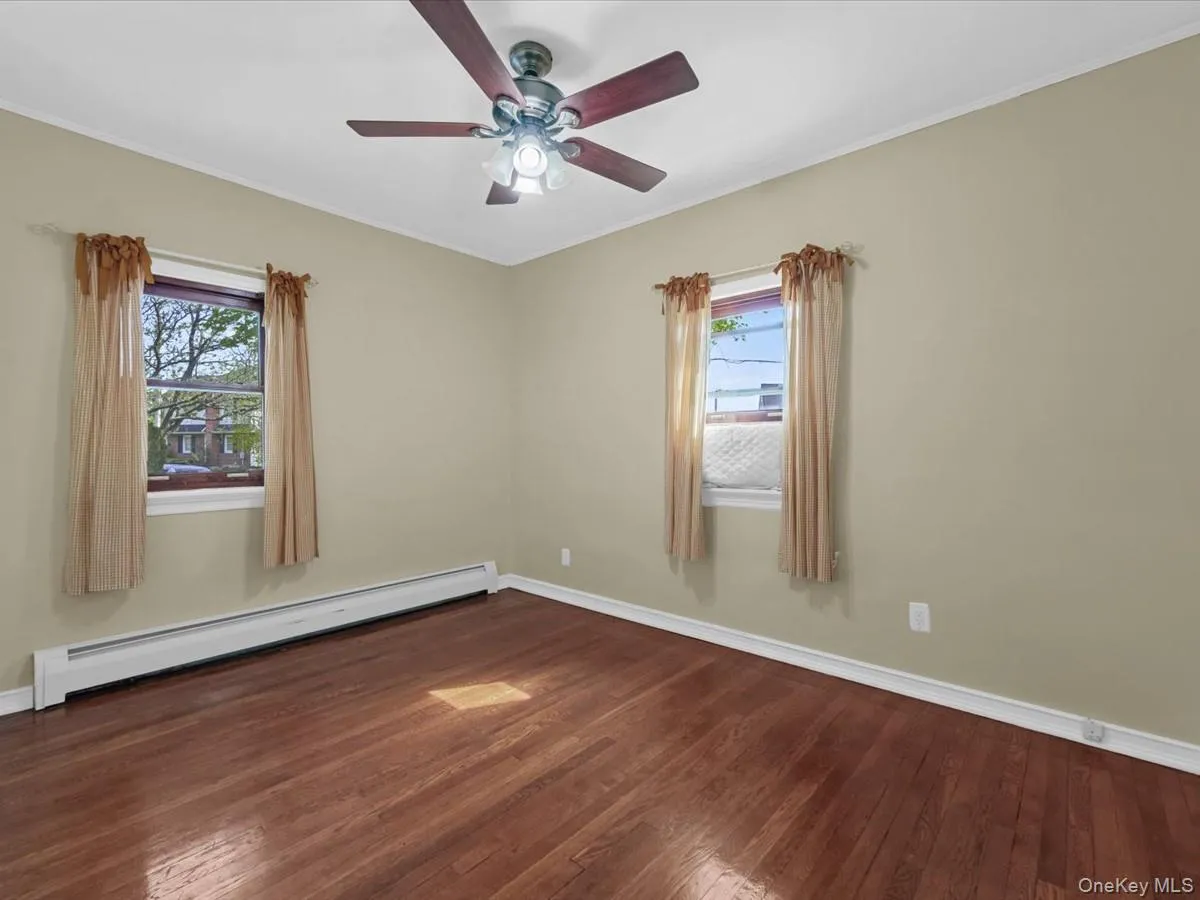 2 Tottenham Place, North Hempstead, NY, 2 Bedrooms Bedrooms, 6 Rooms Rooms,2 BathroomsBathrooms,Residential Lease,For Rent,Tottenham,0,992259 2 Tottenham Place, North Hempstead, NY, 2 Bedrooms Bedrooms, 6 Rooms Rooms,2 BathroomsBathrooms,Residential Lease,For Rent,Tottenham,0,992259