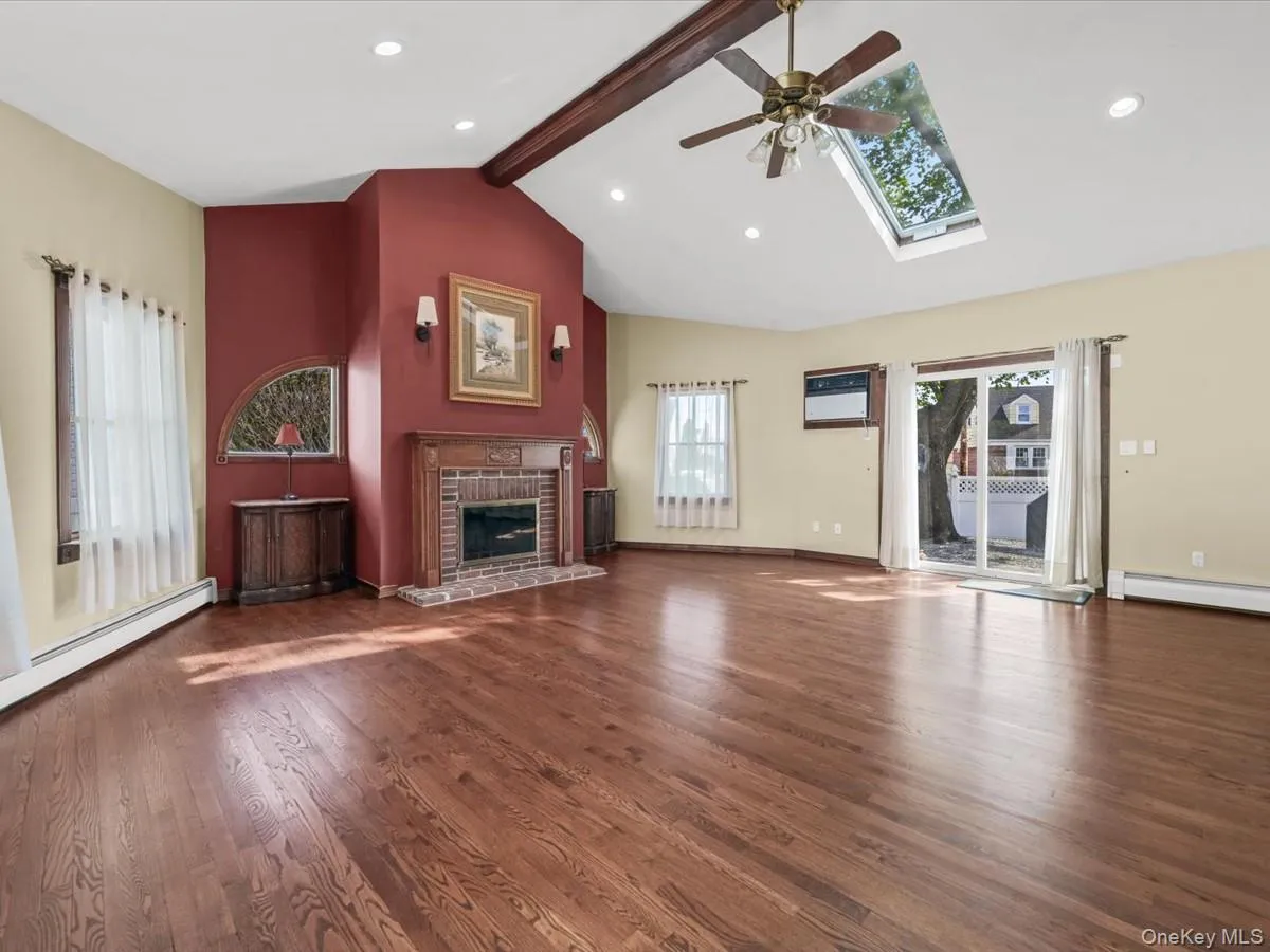 2 Tottenham Place, North Hempstead, NY, 2 Bedrooms Bedrooms, 6 Rooms Rooms,2 BathroomsBathrooms,Residential Lease,For Rent,Tottenham,0,992259 2 Tottenham Place, North Hempstead, NY, 2 Bedrooms Bedrooms, 6 Rooms Rooms,2 BathroomsBathrooms,Residential Lease,For Rent,Tottenham,0,992259